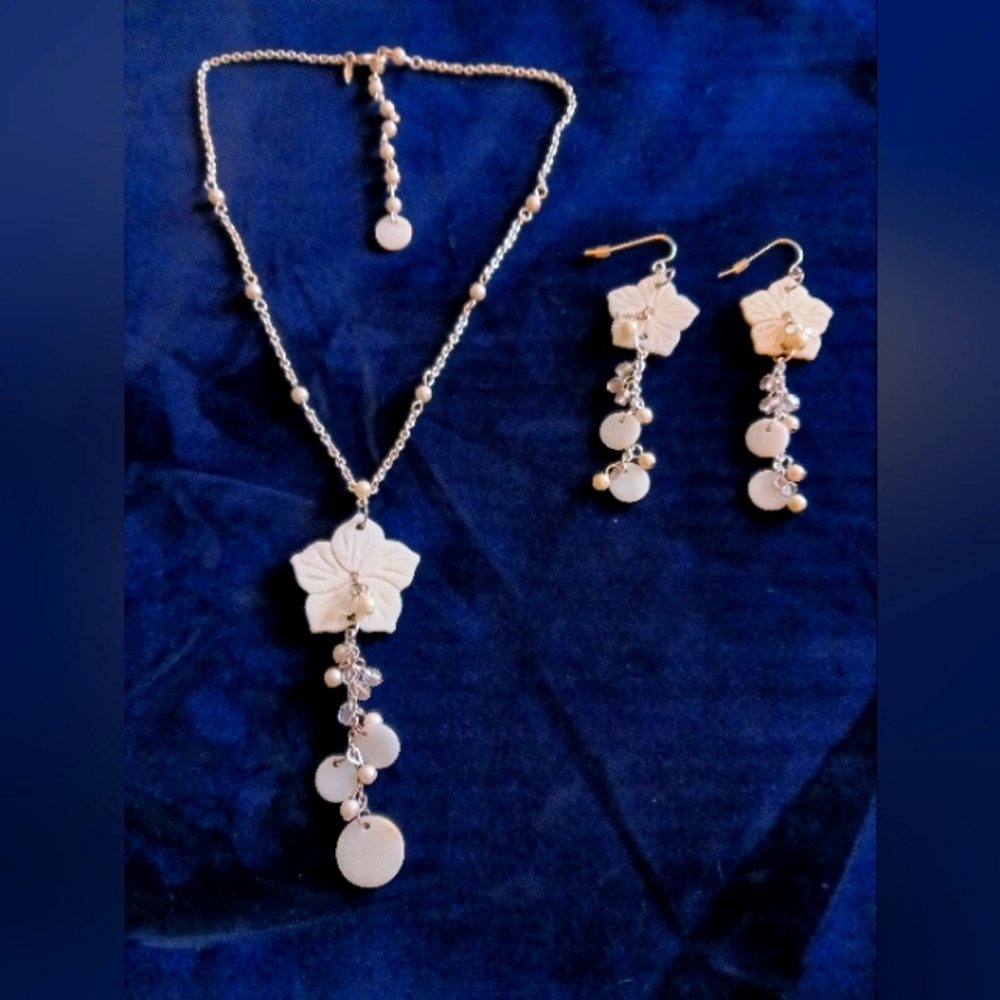 Avon dainty necklace and earrings set